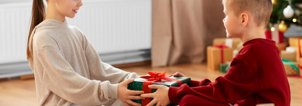 Mug "Joyeux Noël mon frère" et ses confiseries rétro - personnalisé